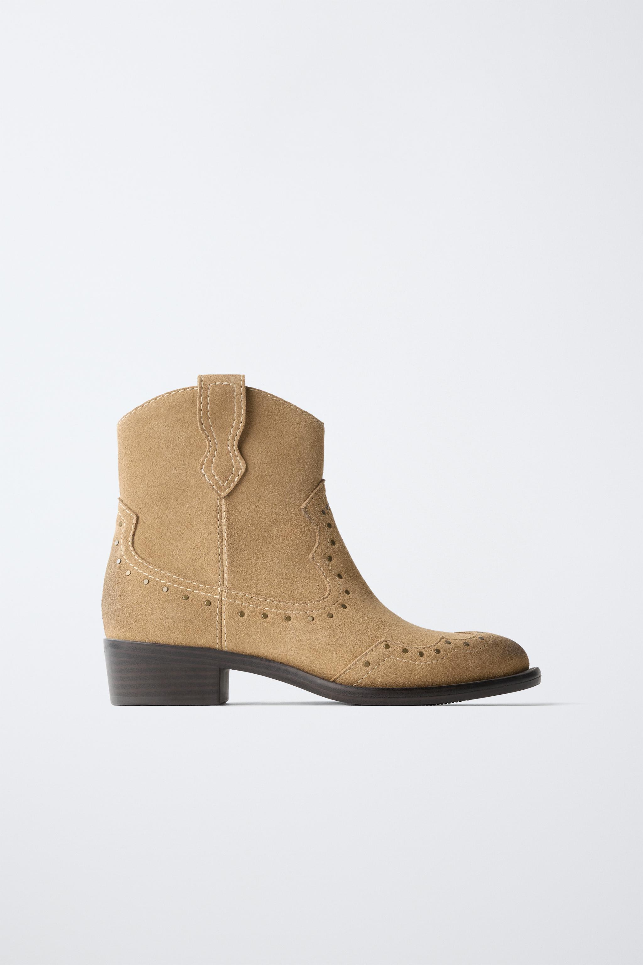 BOTTINES EN CUIR AVEC CLOUS